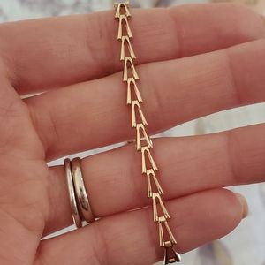 Triangle link bracelet 14k